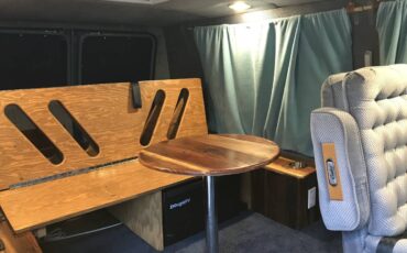 Chevrolet-g20-van-1987-blue-19