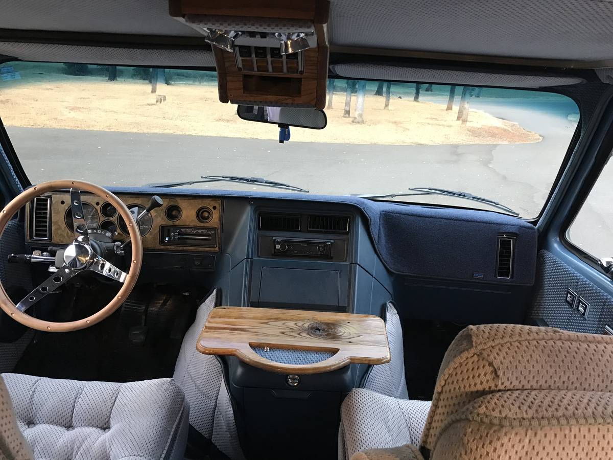 Chevrolet-g20-van-1987-blue-20