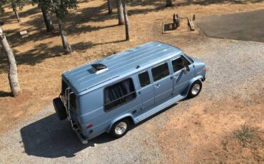 Chevrolet-g20-van-1987-blue