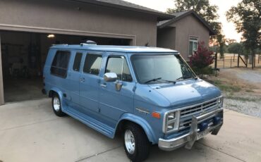 Chevrolet-g20-van-1987-blue-6