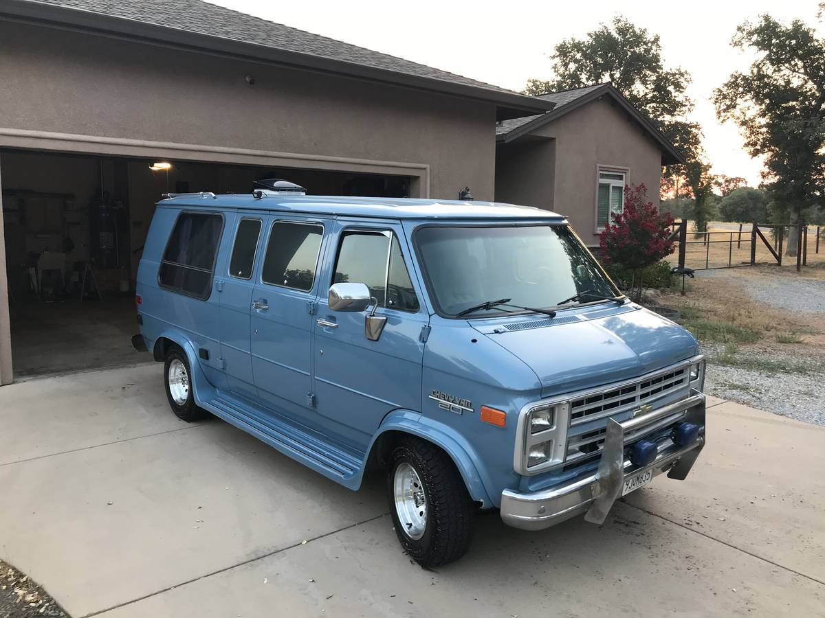 Chevrolet-g20-van-1987-blue-6