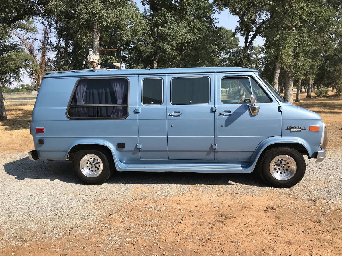 Chevrolet-g20-van-1987-blue-6