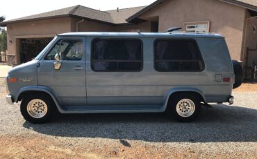 Chevrolet-g20-van-1987-blue-8