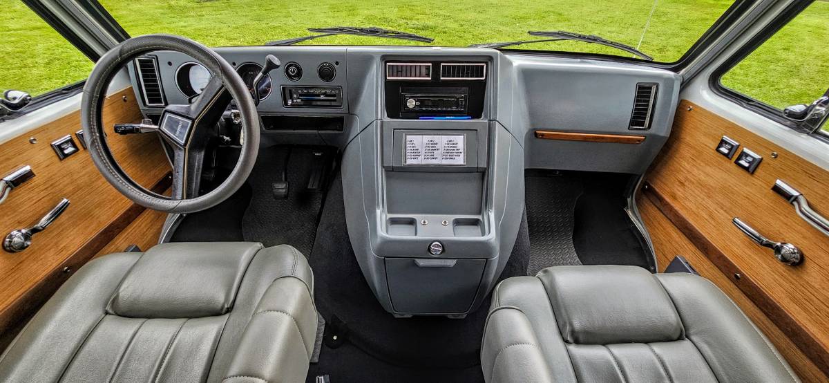 Chevrolet-g20-van-1989-19