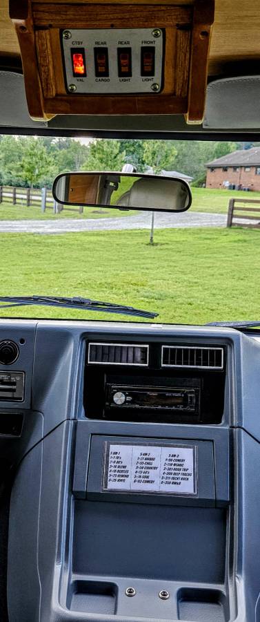 Chevrolet-g20-van-1989-20
