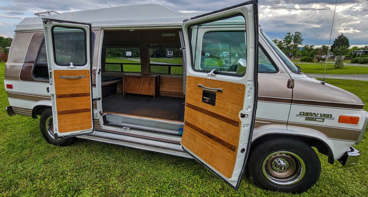 Chevrolet-g20-van-1989-9