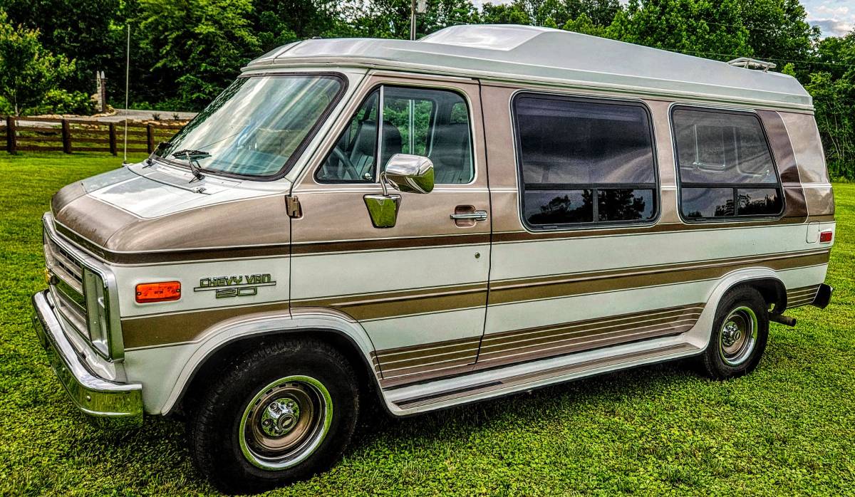 Chevrolet-g20-van-1989