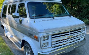 Chevrolet-g20-van-1990-white-15