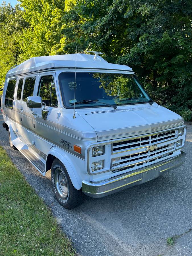 Chevrolet-g20-van-1990-white-15