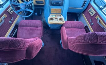 Chevrolet-g20-van-1990-white-17