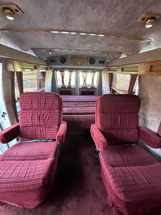 Chevrolet-g20-van-1990-white-19