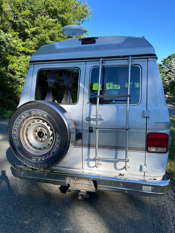 Chevrolet-g20-van-1990-white-3