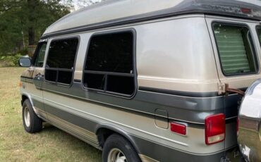 Chevrolet-g20-van-1993-3
