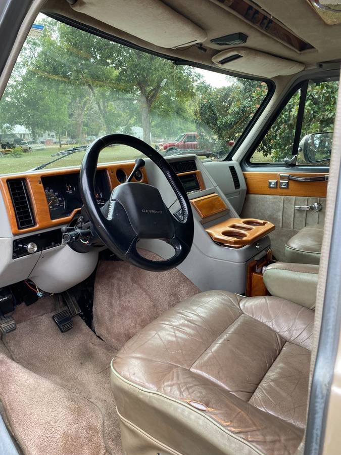 Chevrolet-g20-van-1993-5