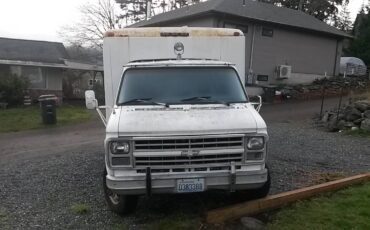 Chevrolet-g30-diesel-1990-white-1