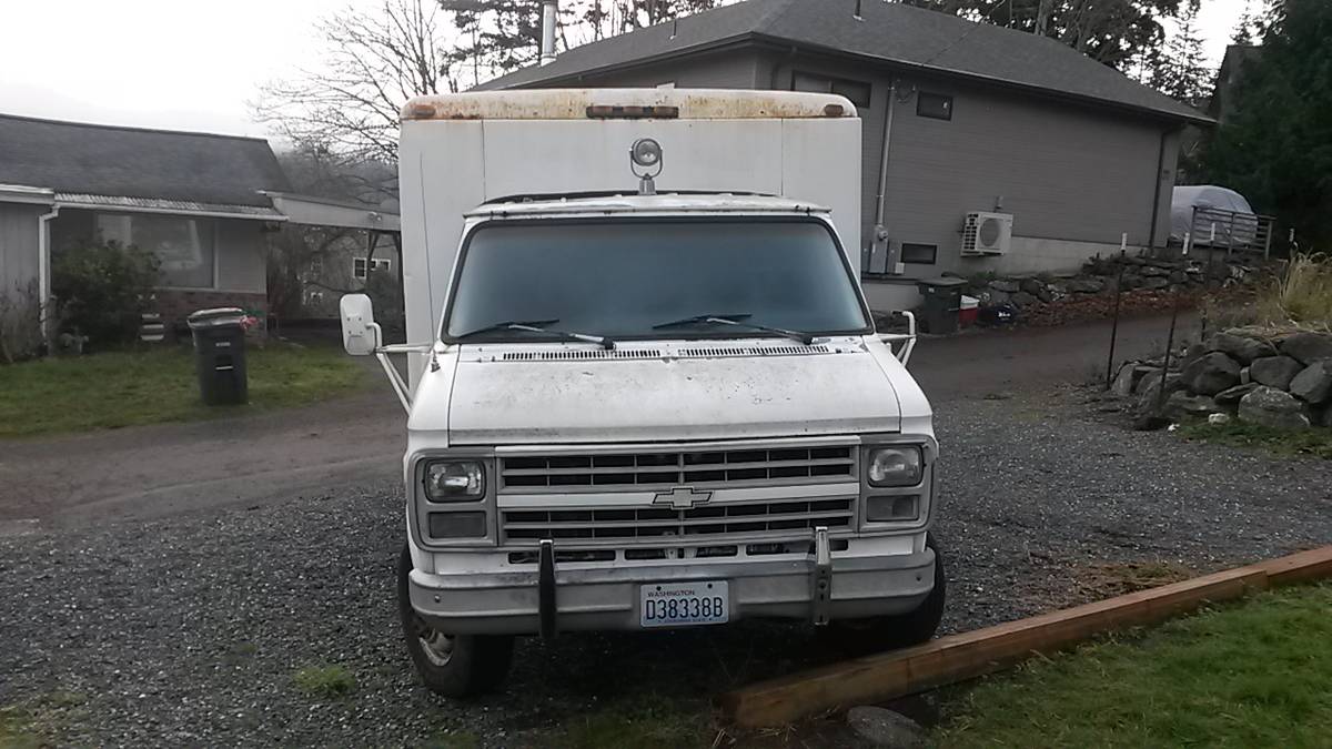 Chevrolet-g30-diesel-1990-white-1