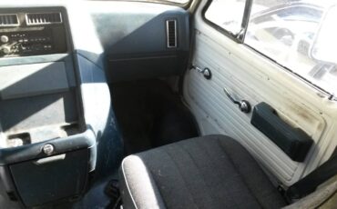 Chevrolet-g30-diesel-1990-white-13