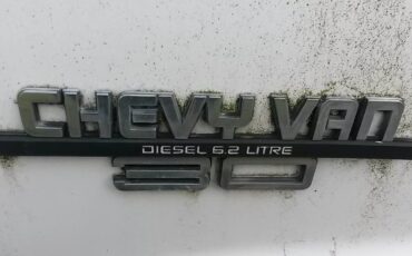 Chevrolet-g30-diesel-1990-white-3
