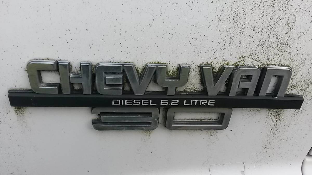 Chevrolet-g30-diesel-1990-white-3