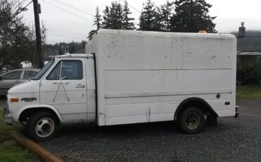Chevrolet-g30-diesel-1990-white