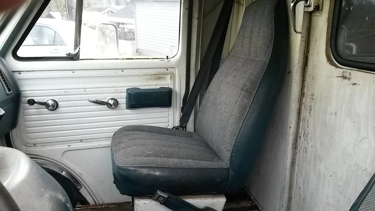 Chevrolet-g30-diesel-1990-white-5