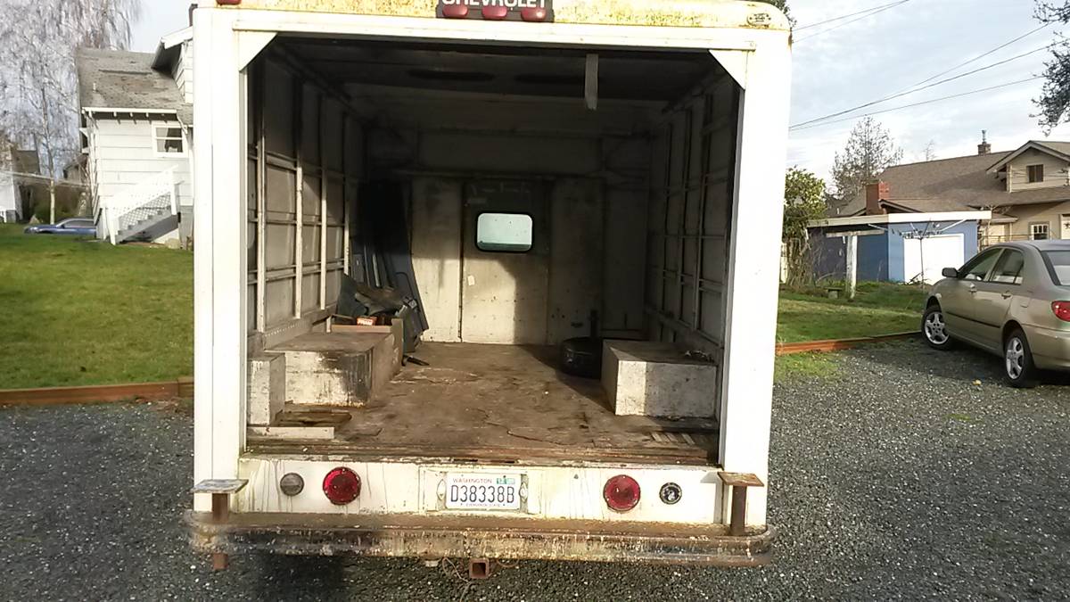 Chevrolet-g30-diesel-1990-white-9