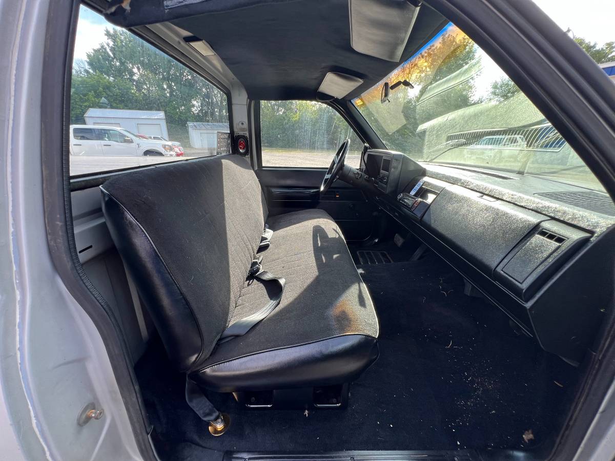 Chevrolet-gmt-400-12-ton-nominal-1988-silver-15