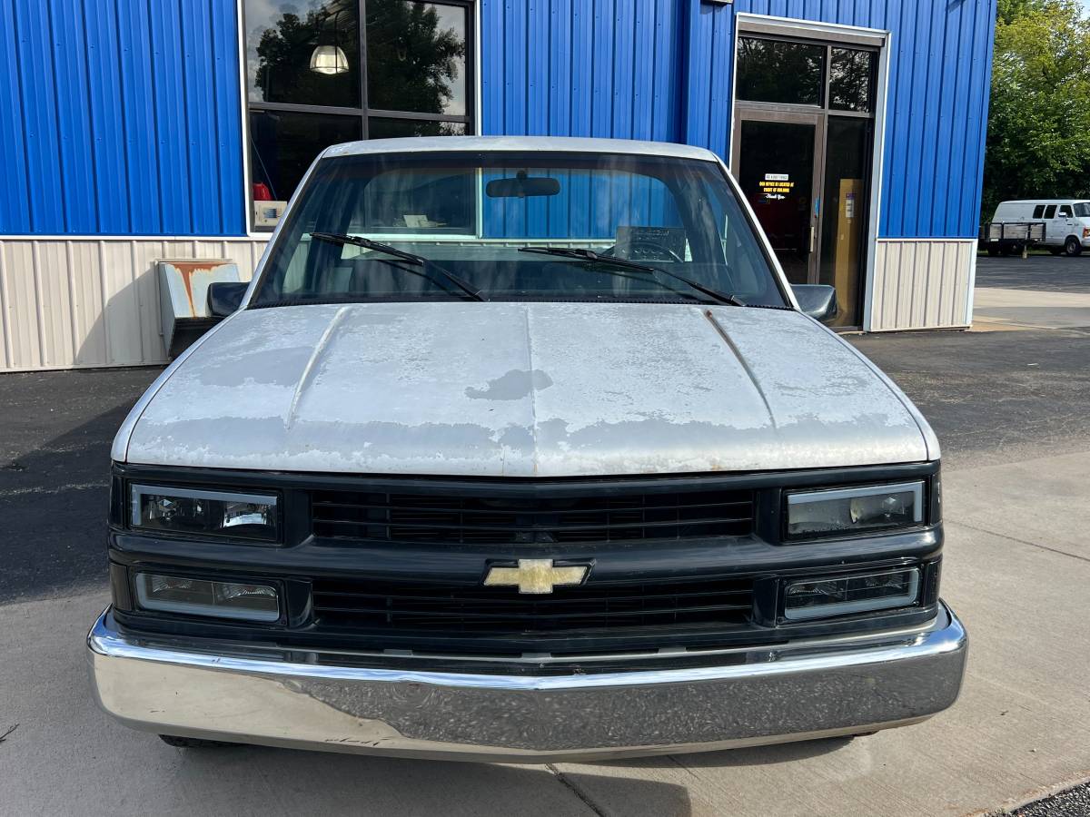 Chevrolet-gmt-400-12-ton-nominal-1988-silver-3