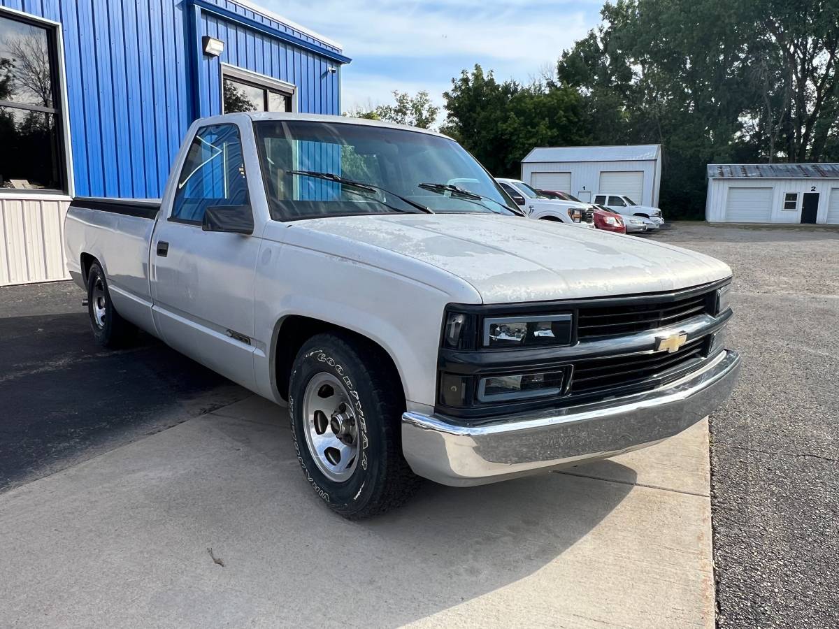 Chevrolet-gmt-400-12-ton-nominal-1988-silver-4