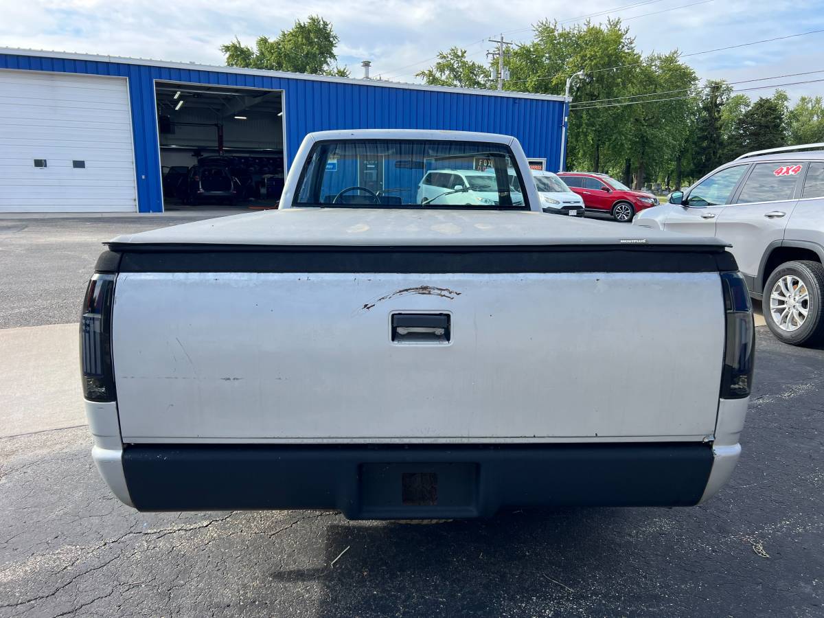 Chevrolet-gmt-400-12-ton-nominal-1988-silver-6
