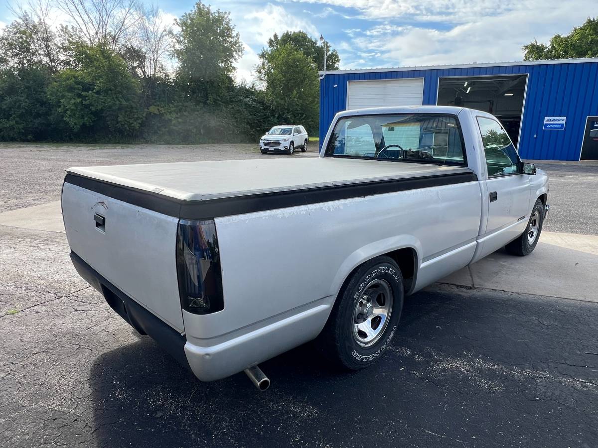 Chevrolet-gmt-400-12-ton-nominal-1988-silver-7