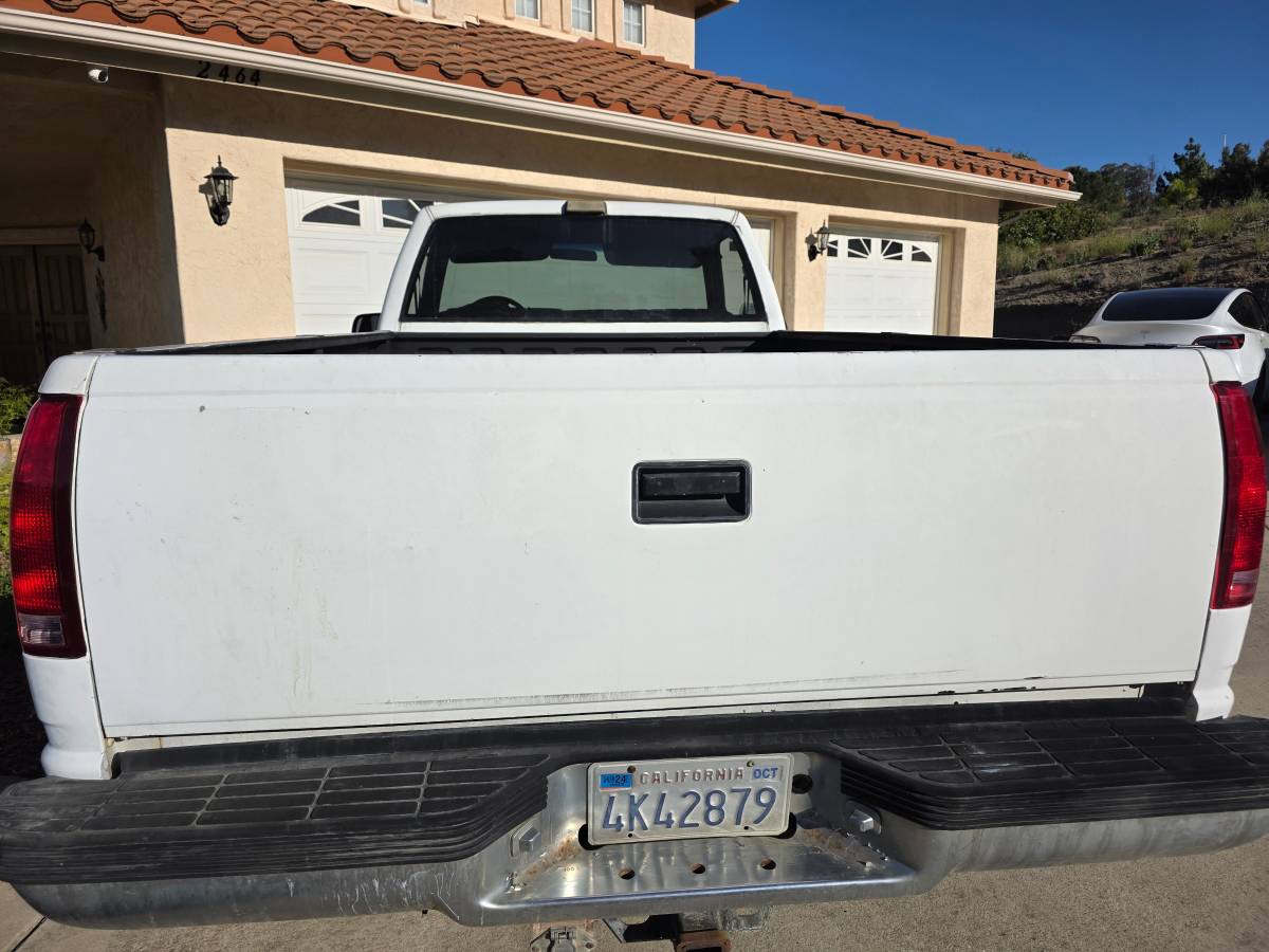 Chevrolet-gmt-400-12-ton-nominal-1988-white-2