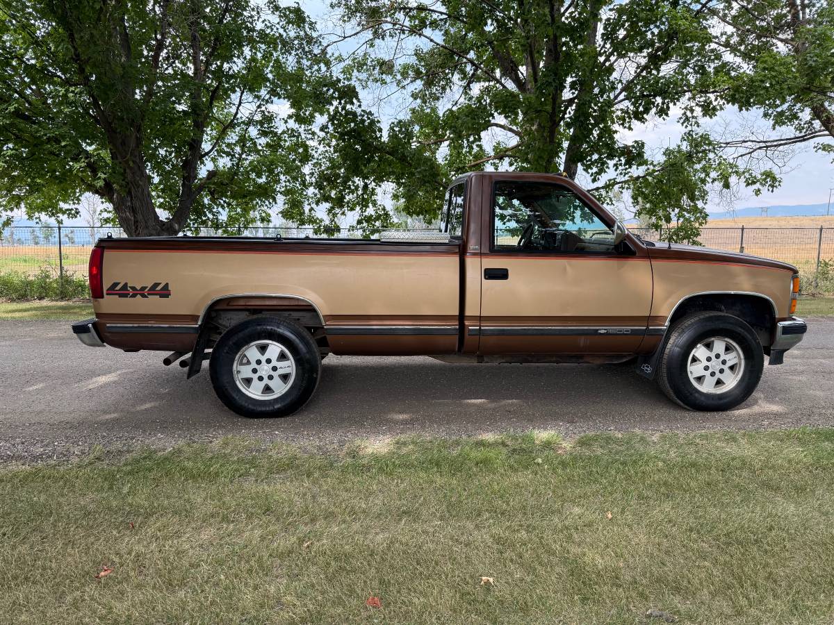 Chevrolet-gmt-400-12-ton-nominal-1989-brown-2