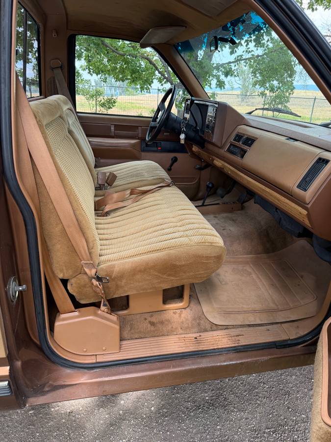 Chevrolet-gmt-400-12-ton-nominal-1989-brown-8