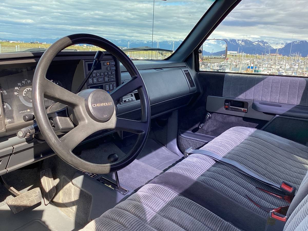 Chevrolet-gmt-400-12-ton-nominal-1990-red-29