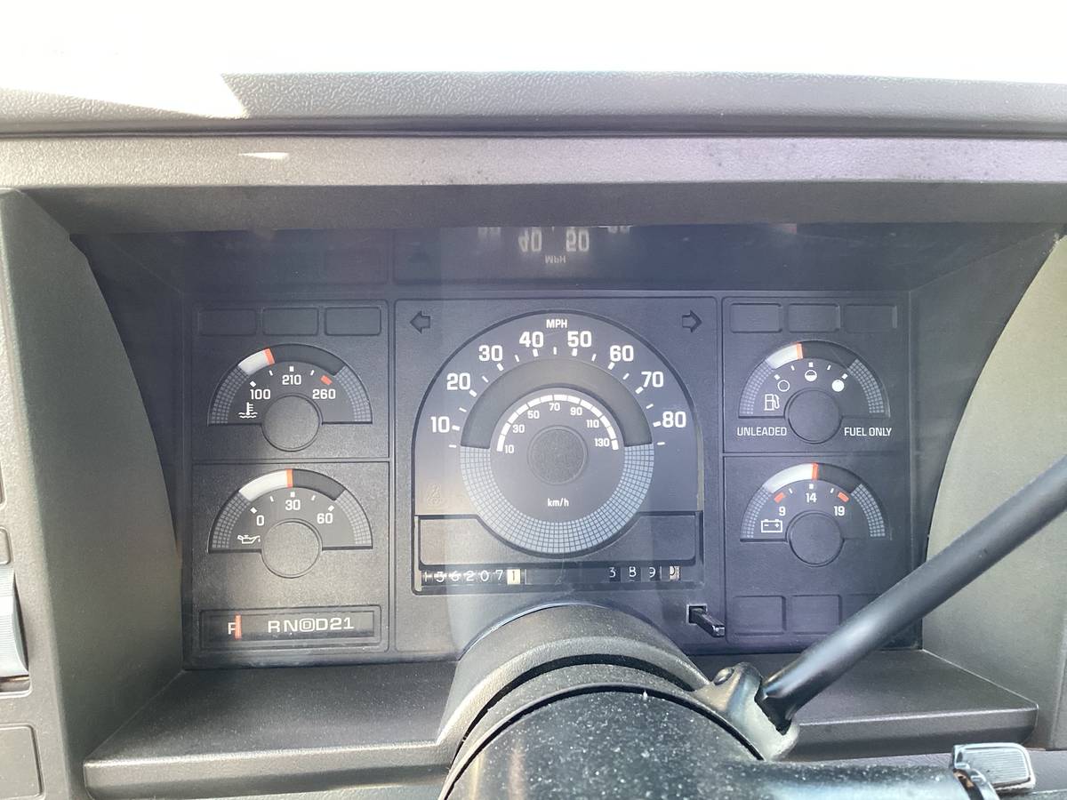 Chevrolet-gmt-400-12-ton-nominal-1990-red-31