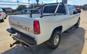Chevrolet-gmt-400-12-ton-nominal-1990-white-4