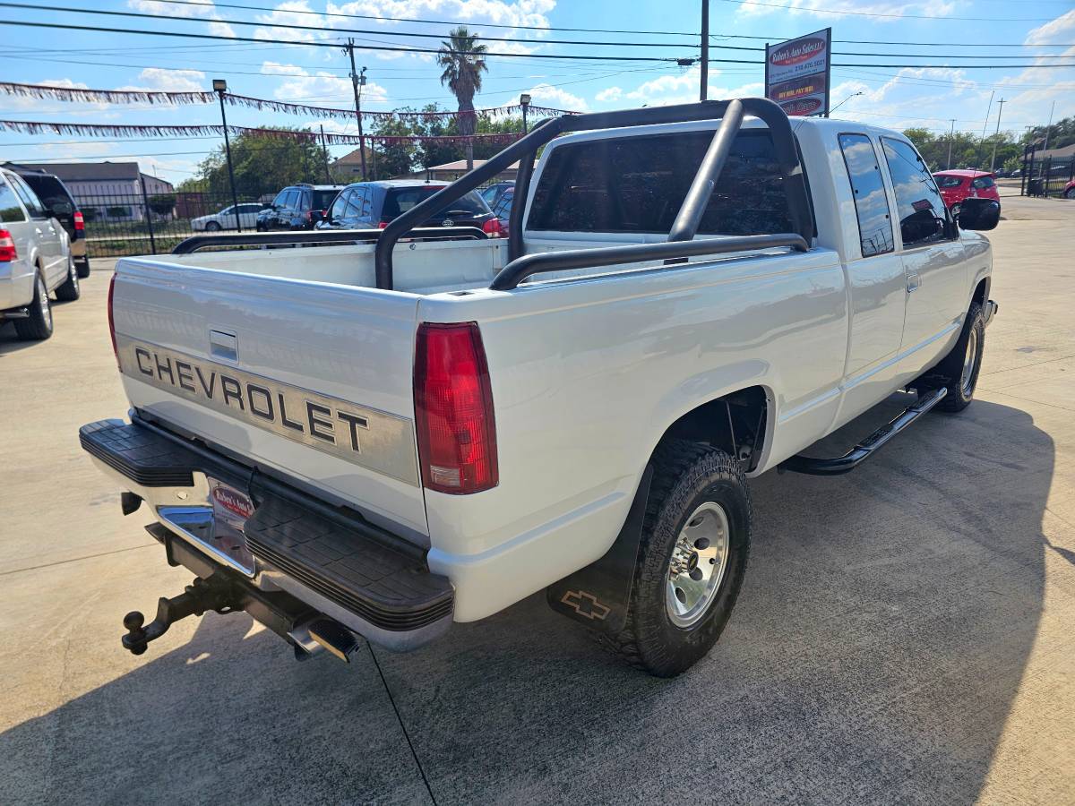 Chevrolet-gmt-400-12-ton-nominal-1990-white-4