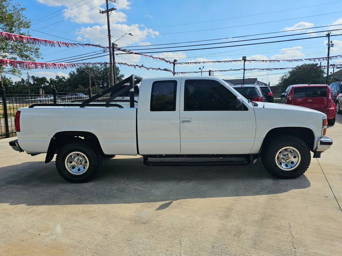 Chevrolet-gmt-400-12-ton-nominal-1990-white-5