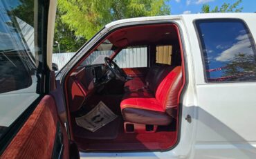 Chevrolet-gmt-400-12-ton-nominal-1990-white-7