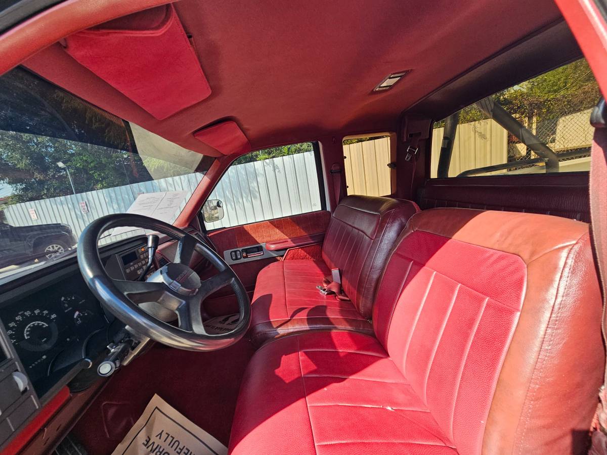 Chevrolet-gmt-400-12-ton-nominal-1990-white-8