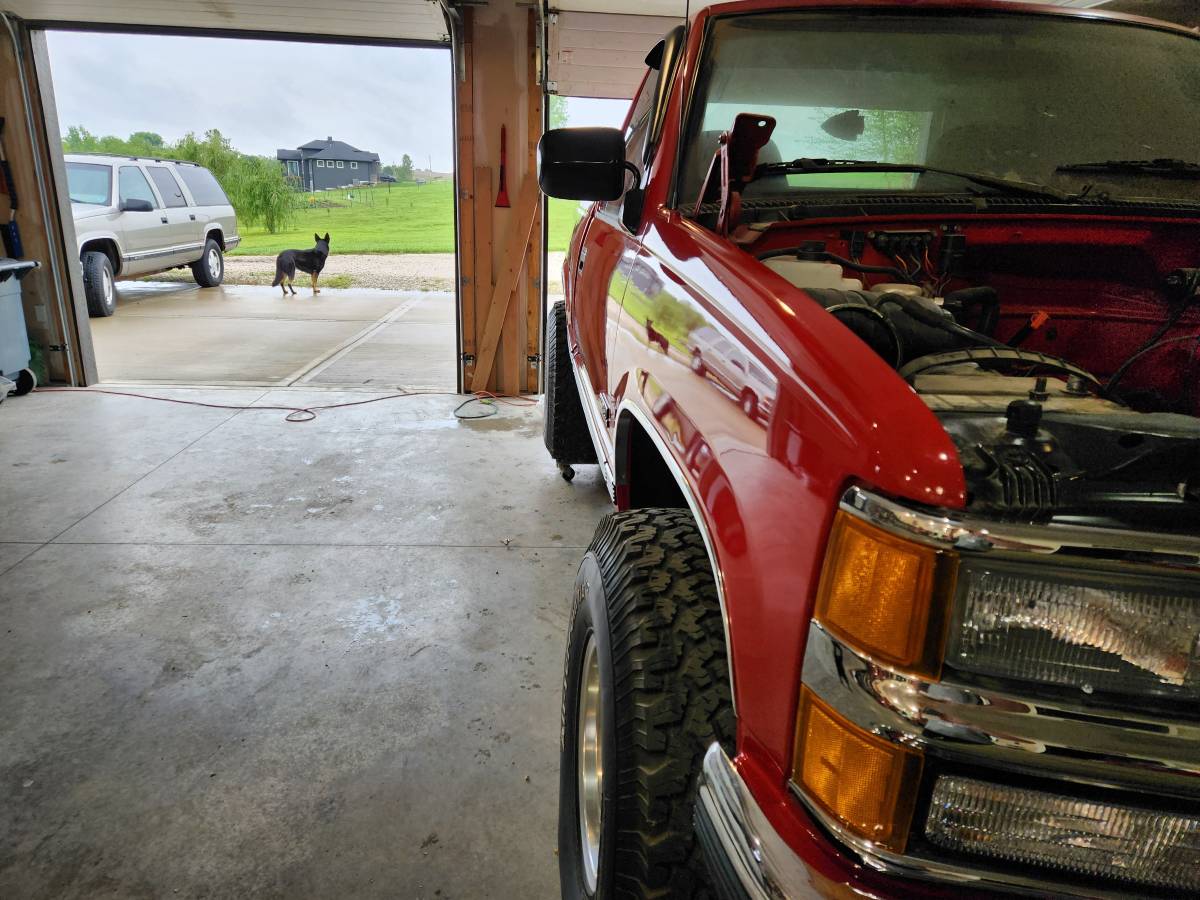 Chevrolet-gmt-400-12-ton-nominal-1992-red-1