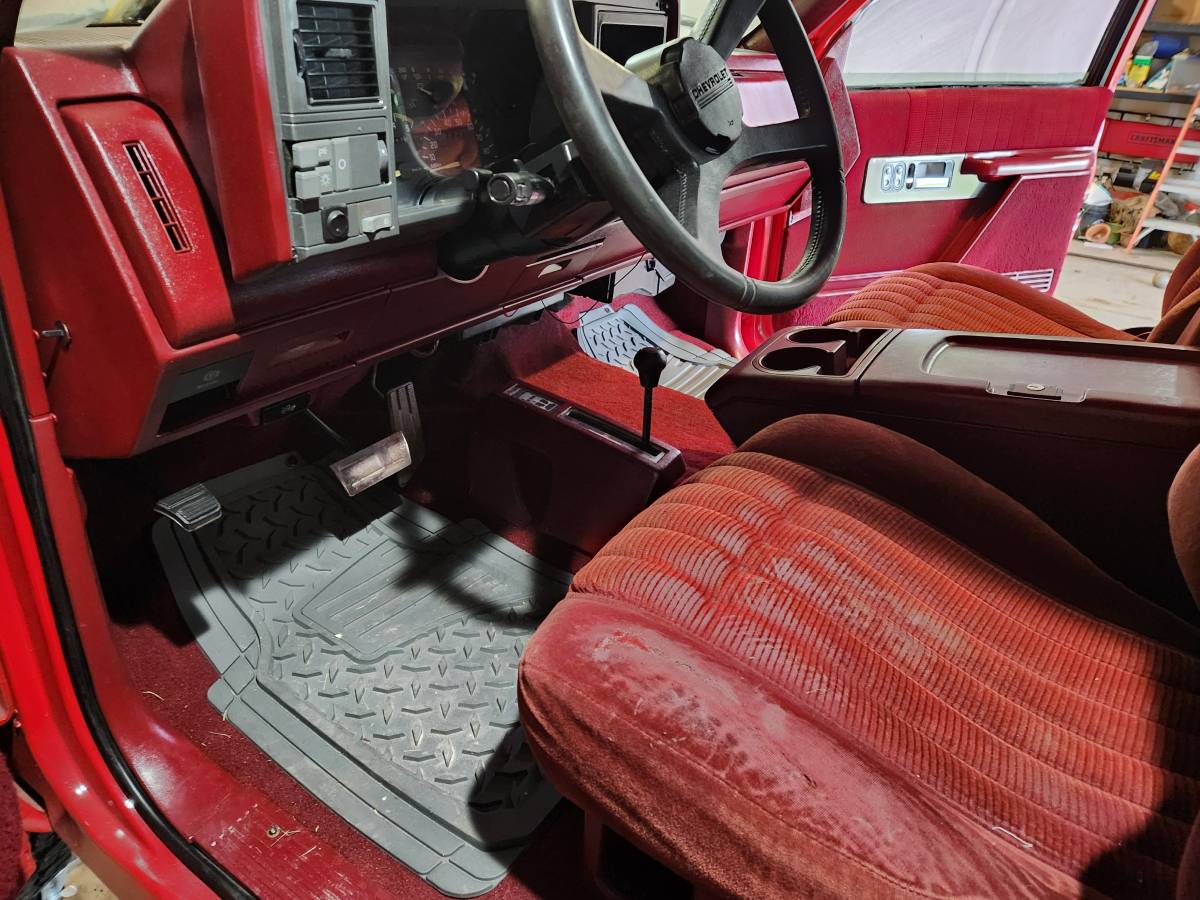 Chevrolet-gmt-400-12-ton-nominal-1992-red-17