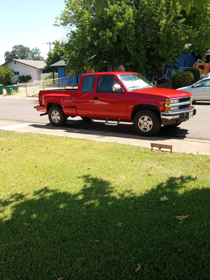 Chevrolet-gmt-400-12-ton-nominal-1994-red-11