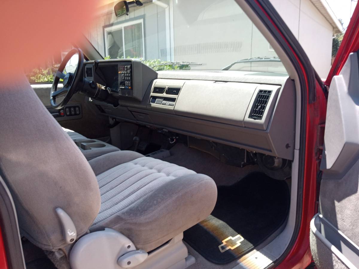 Chevrolet-gmt-400-12-ton-nominal-1994-red-8