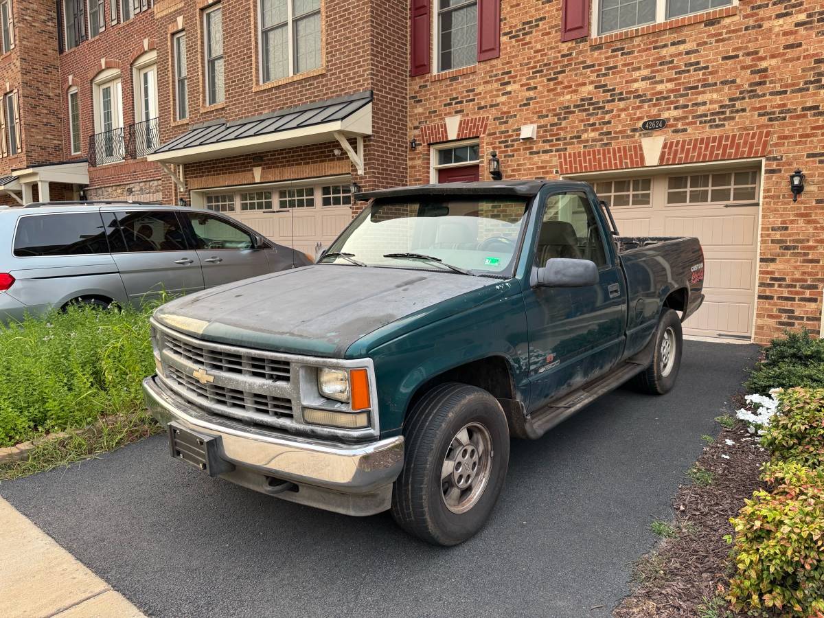 Chevrolet-gmt-400-12-ton-nominal-1995-green