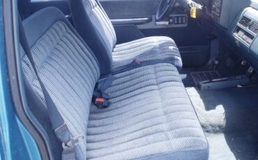 Chevrolet-gmt-400-34-ton-nominal-1991-blue-8
