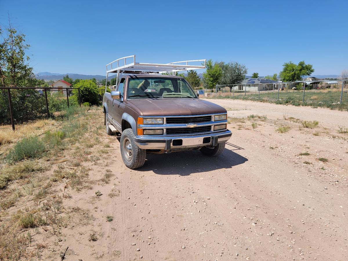 Chevrolet-gmt-400-34-ton-nominalchvy-diesel-1994-brown-3