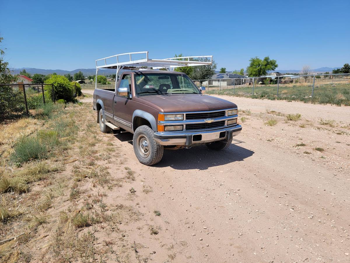 Chevrolet-gmt-400-34-ton-nominalchvy-diesel-1994-brown-4