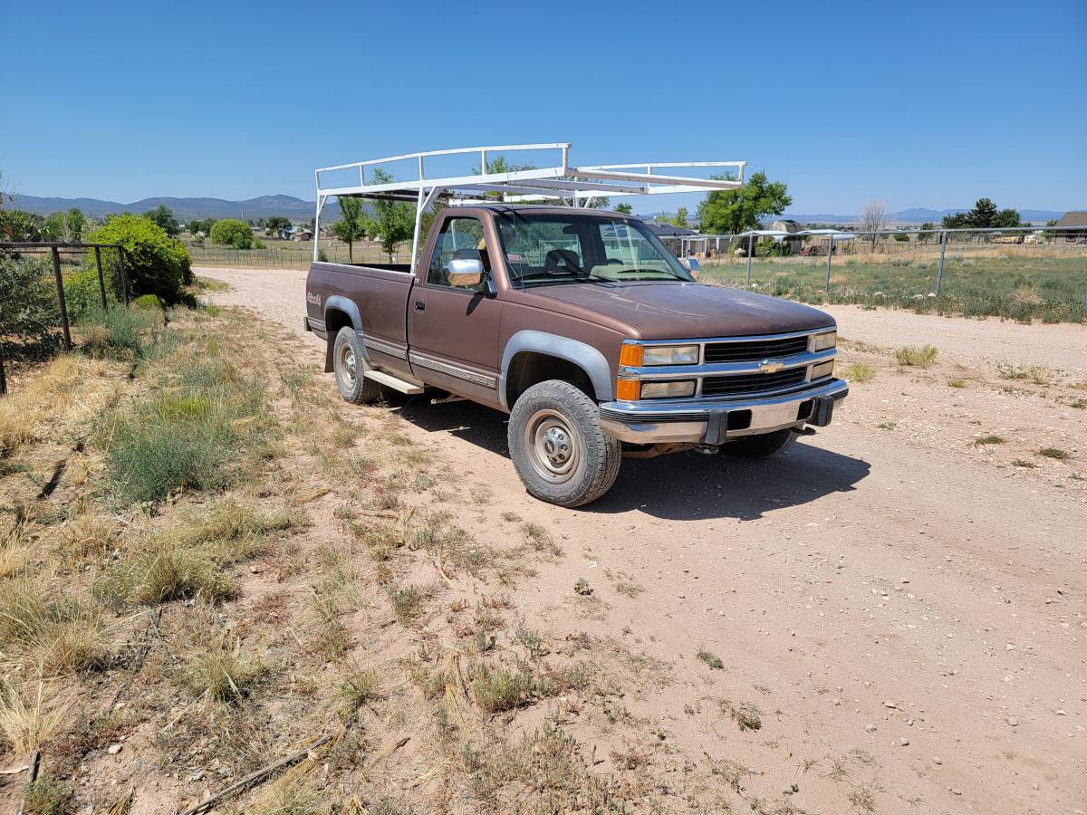 Chevrolet-gmt-400-34-ton-nominalchvy-diesel-1994-brown-5